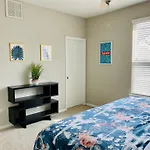 Comfy Houston Galleria 2Bd Townhome + Free Parking