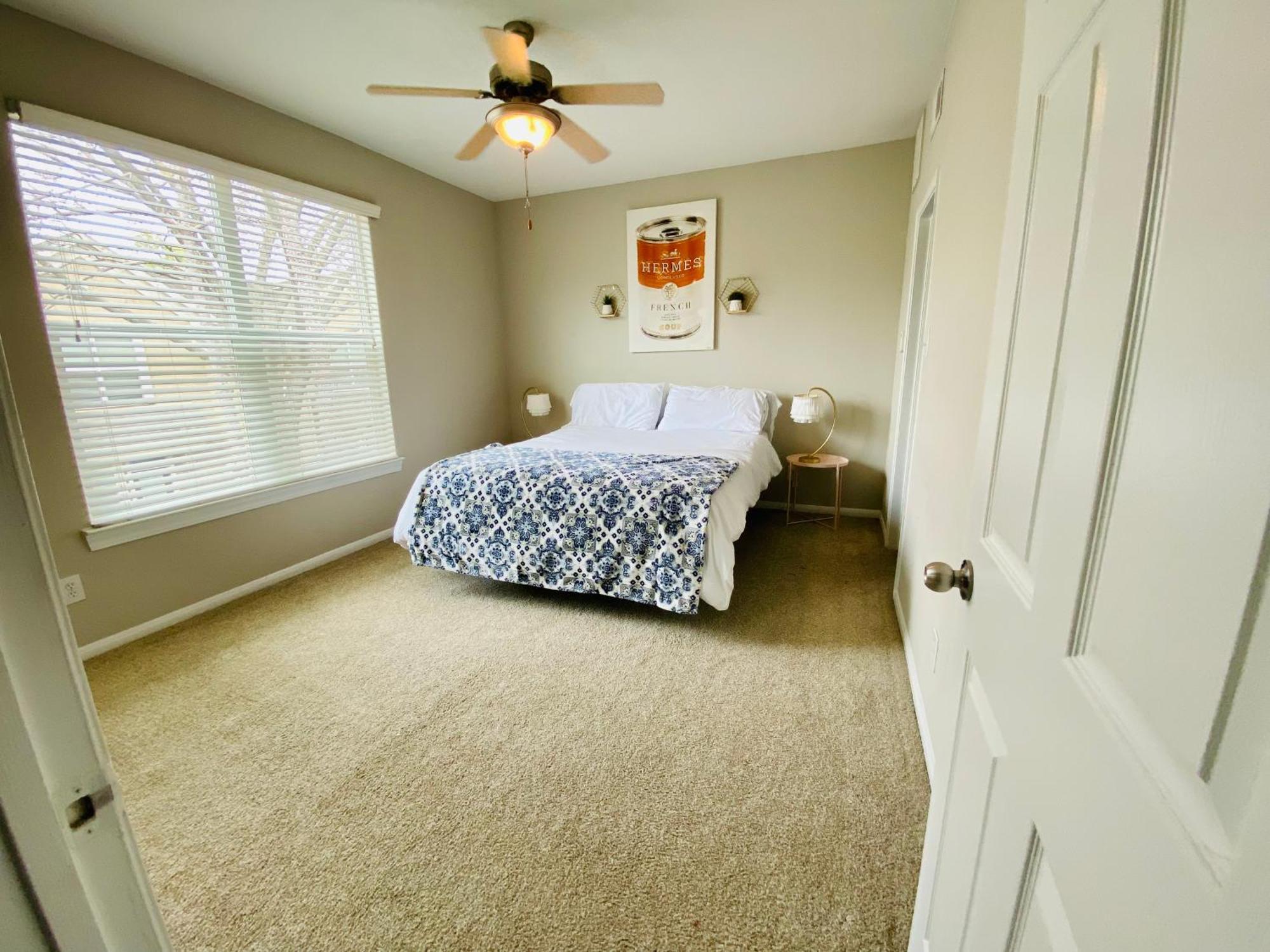 Comfy Galleria 2bd Townhome + Free Parking * Houston