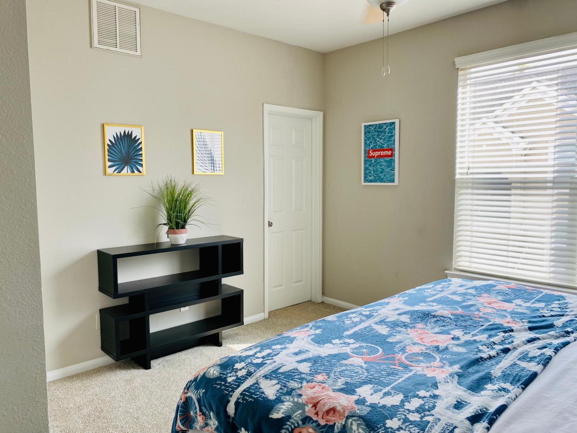 Comfy Galleria 2bd Townhome + Free Parking Houston