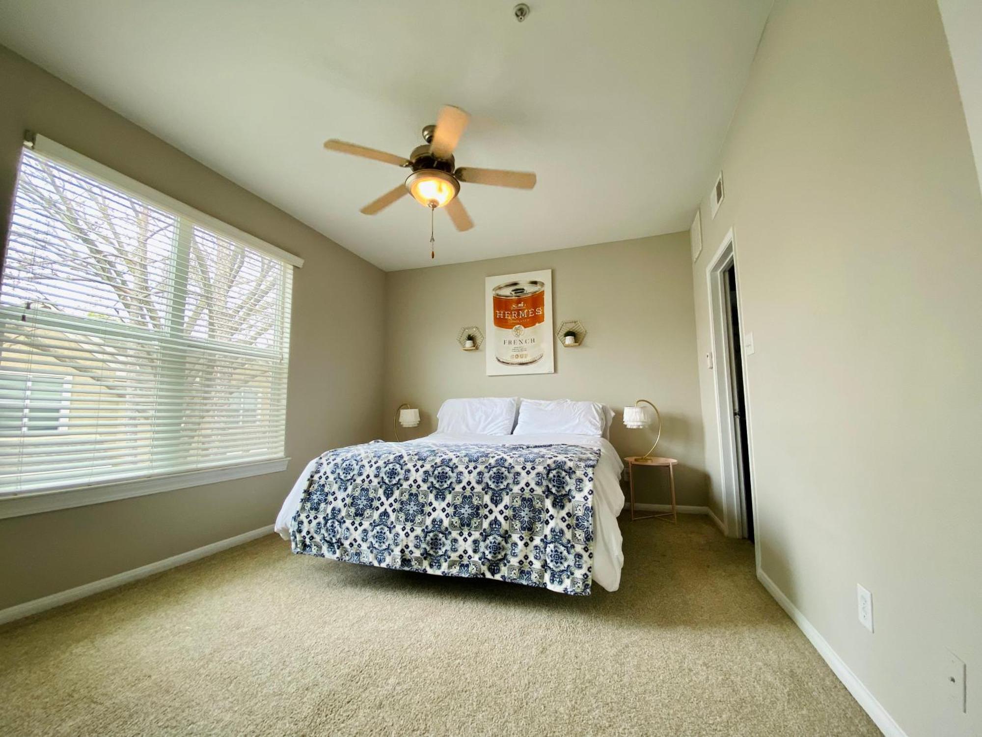 Daire Comfy Galleria 2bd Townhome + Free Parking *