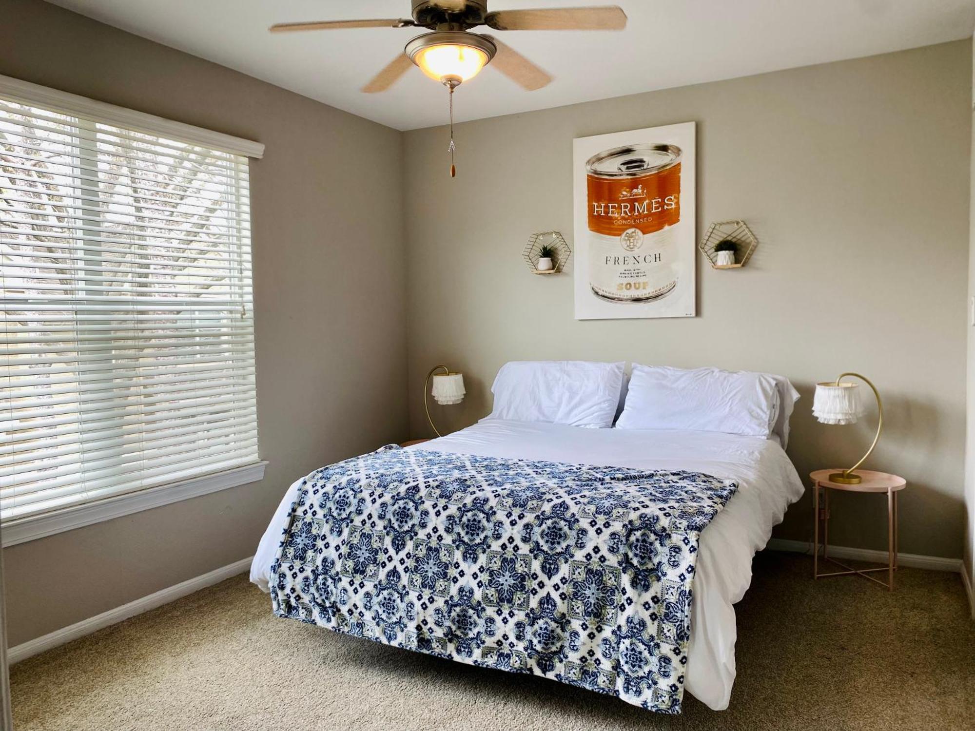 Comfy Galleria 2bd Townhome + Free Parking *