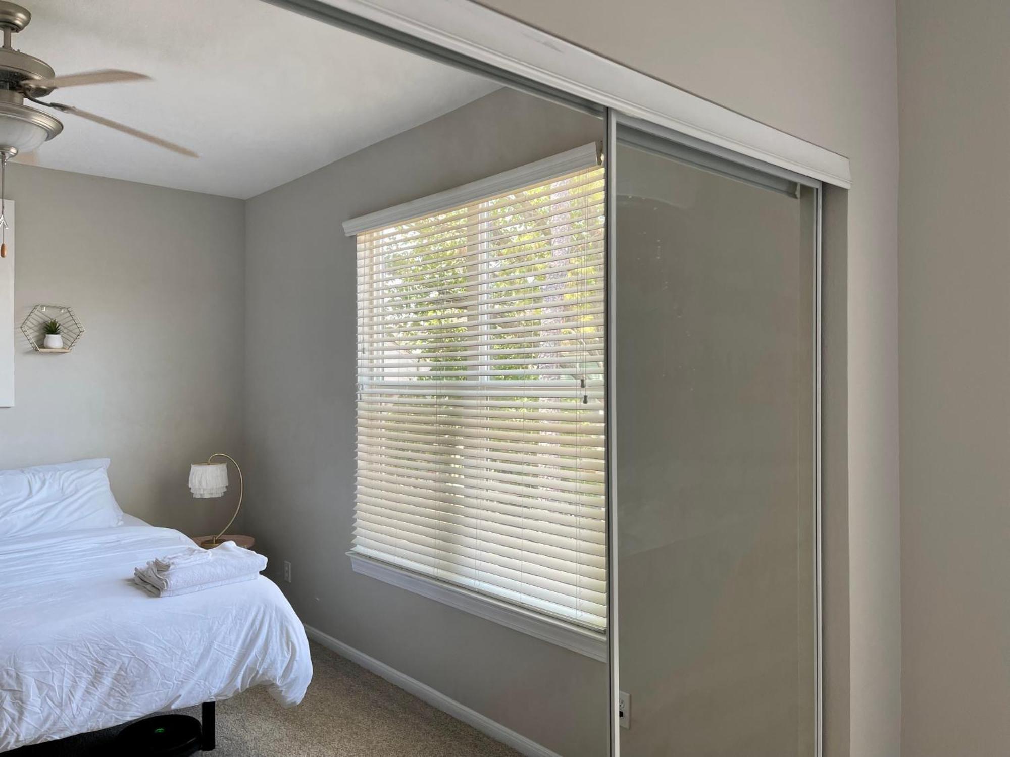 Comfy Galleria 2bd Townhome + Free Parking Daire *