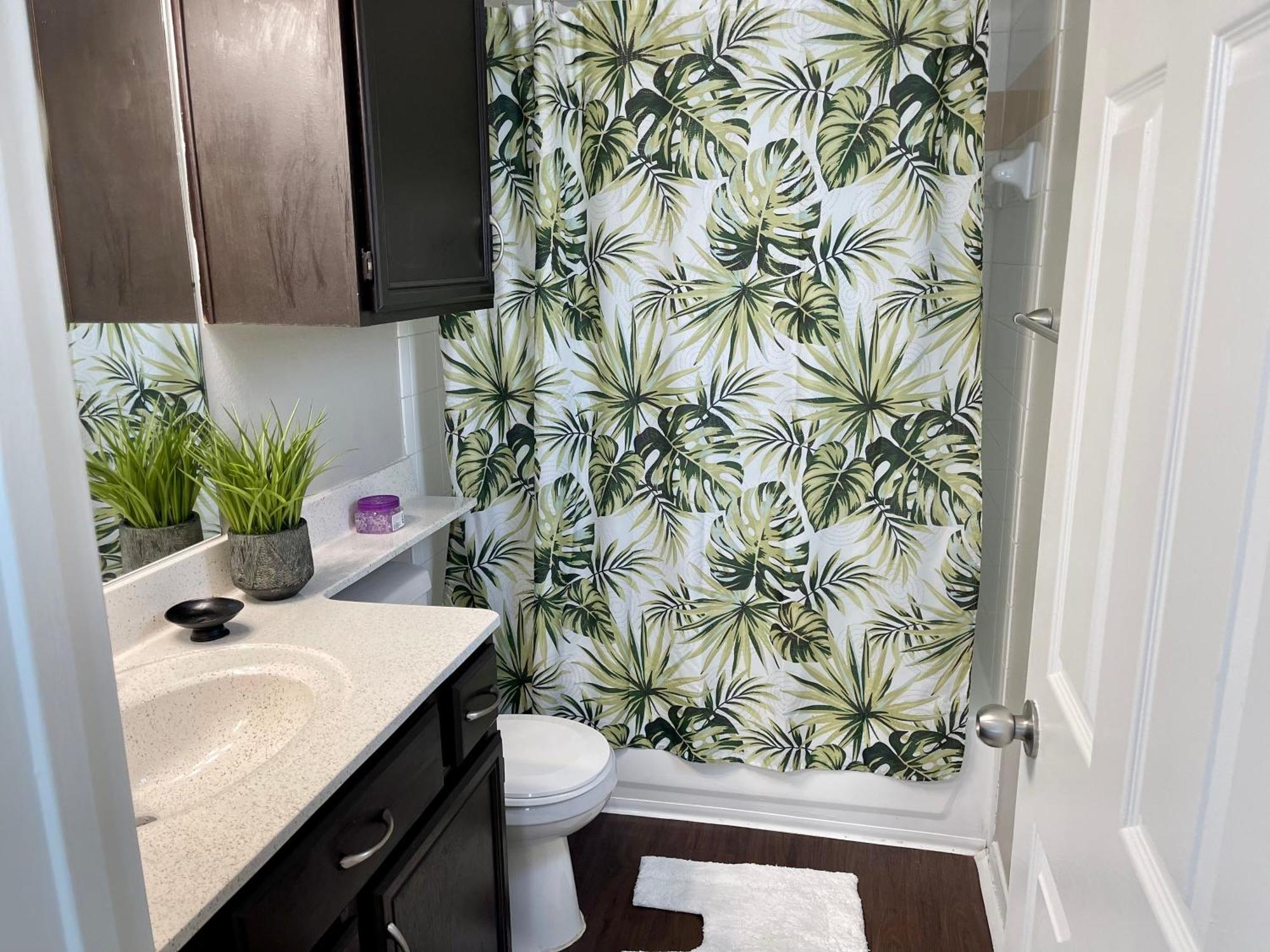 Comfy Galleria 2bd Townhome + Free Parking Daire Houston